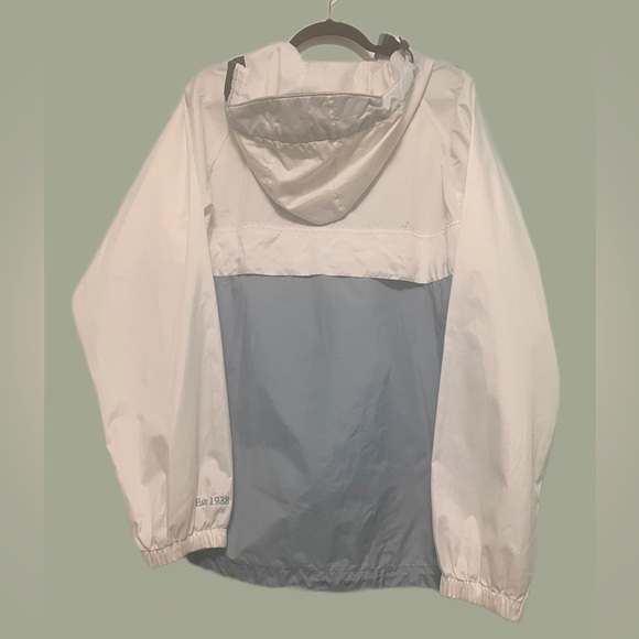 Men’s Packable Windbreaker with Adjustable Hem - Picture 2 of 9